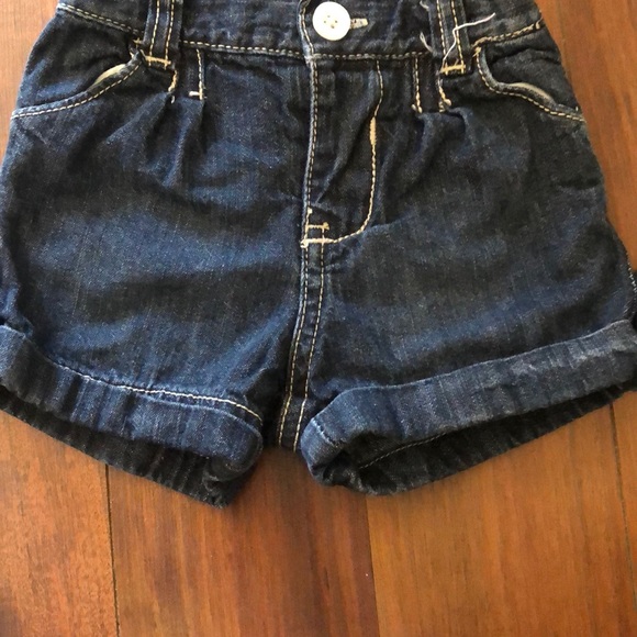 🦋🦋Baby Girl shorts and onesie 🦋🦋 - Picture 6 of 8